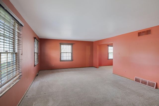 218 W 38th Court, Griffith, IN 46319