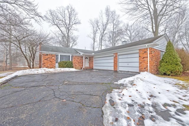 5936 Warbler Drive, Independence Charter Township, MI 48346