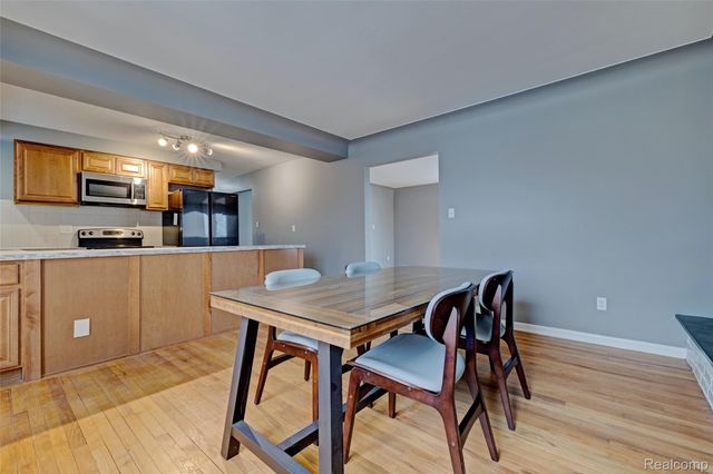 5936 Warbler Drive, Independence Charter Township, MI 48346