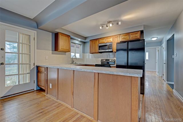 5936 Warbler Drive, Independence Charter Township, MI 48346