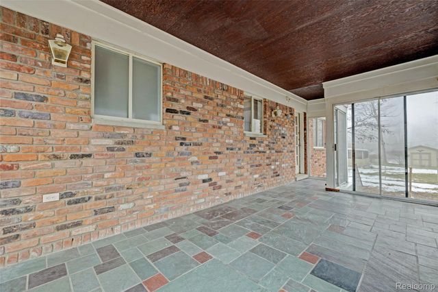 5936 Warbler Drive, Independence Charter Township, MI 48346