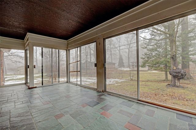 5936 Warbler Drive, Independence Charter Township, MI 48346