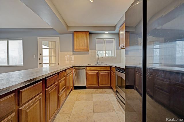 5936 Warbler Drive, Independence Charter Township, MI 48346