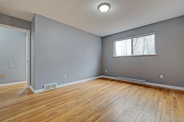 5936 Warbler Drive, Independence Charter Township, MI 48346