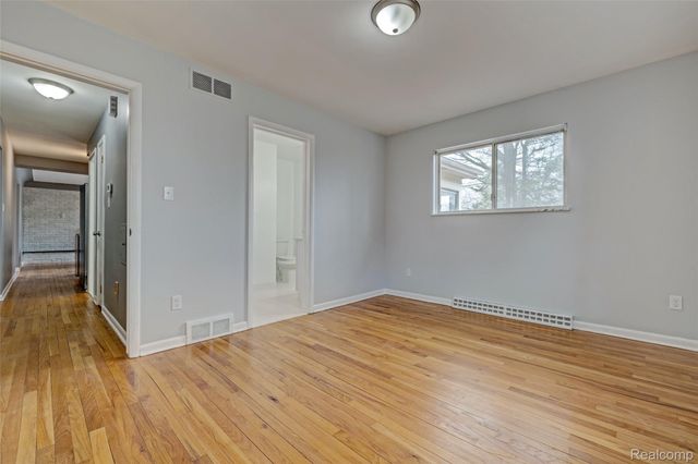 5936 Warbler Drive, Independence Charter Township, MI 48346