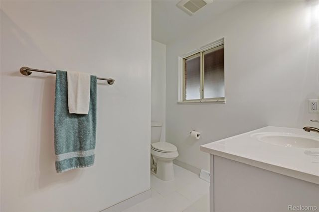 5936 Warbler Drive, Independence Charter Township, MI 48346