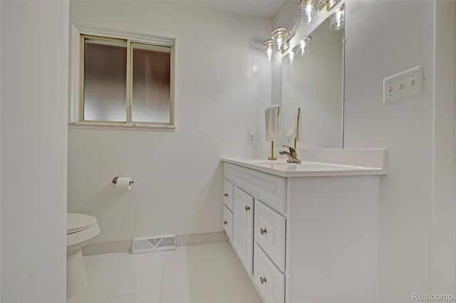 5936 Warbler Drive, Independence Charter Township, MI 48346