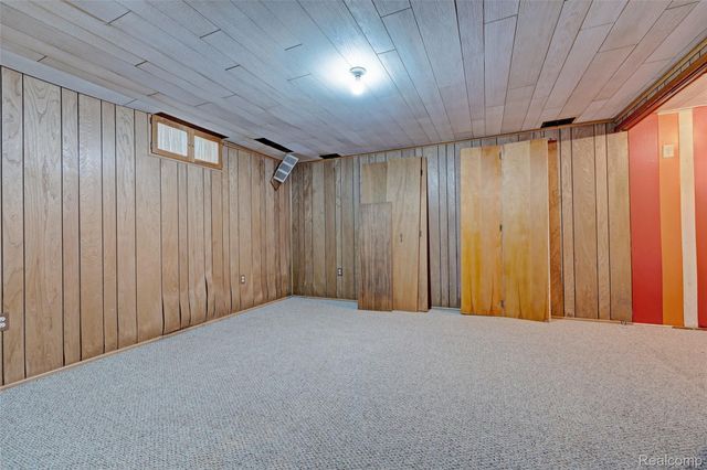 5936 Warbler Drive, Independence Charter Township, MI 48346