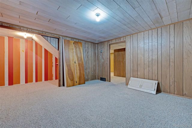 5936 Warbler Drive, Independence Charter Township, MI 48346