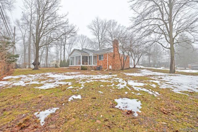 5936 Warbler Drive, Independence Charter Township, MI 48346