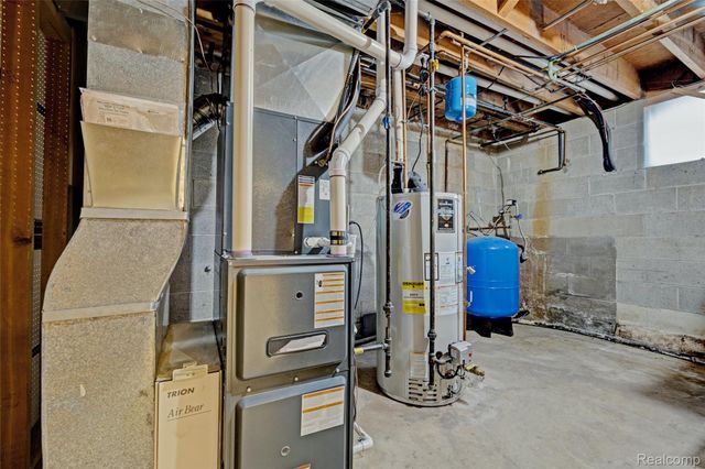 5936 Warbler Drive, Independence Charter Township, MI 48346