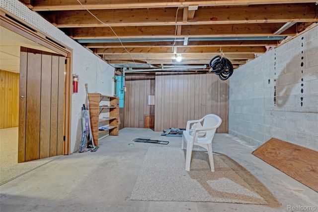 5936 Warbler Drive, Independence Charter Township, MI 48346