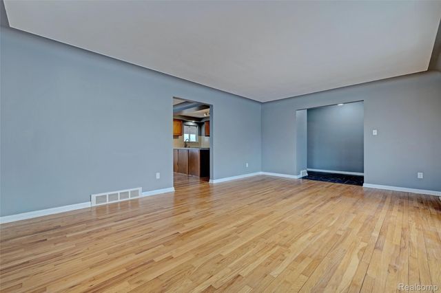 5936 Warbler Drive, Independence Charter Township, MI 48346