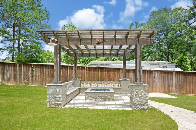 13191 Royal Lake Drive, Conroe, TX 77303