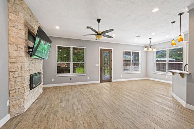 13191 Royal Lake Drive, Conroe, TX 77303