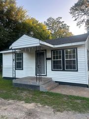 504 N Second Avenue, Greenwood, MS 38930