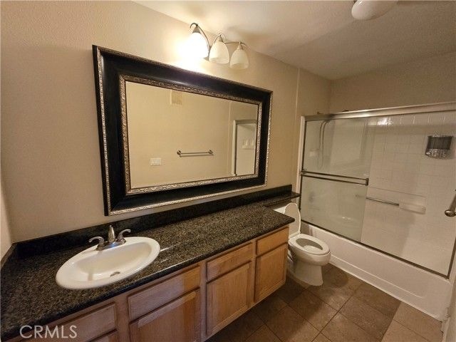 2275 Del Mar Way 106, Corona, CA 92882