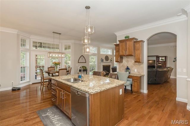 103 Auburn Trace Point, St Peters, MO 63376