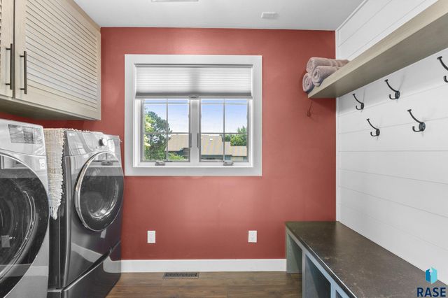 4513 S Southridge Dr Drive, Sioux Falls, SD 57105