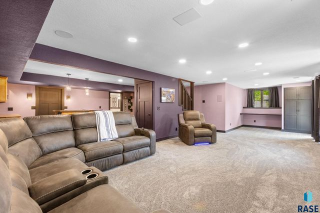 4513 S Southridge Dr Drive, Sioux Falls, SD 57105
