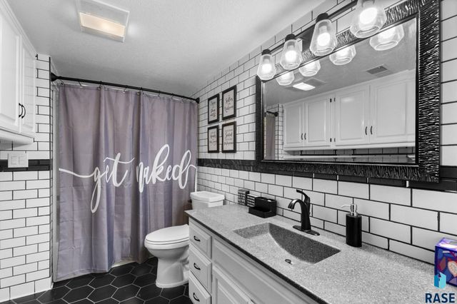 4513 S Southridge Dr Drive, Sioux Falls, SD 57105
