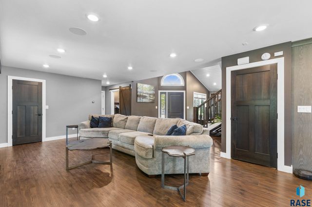 4513 S Southridge Dr Drive, Sioux Falls, SD 57105