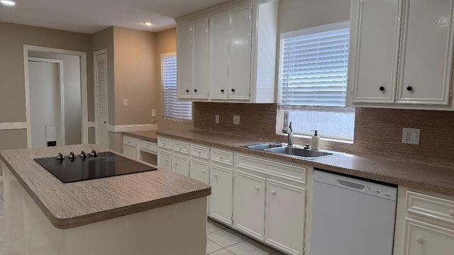 2218 Woodland Park Drive, Houston, TX 77077