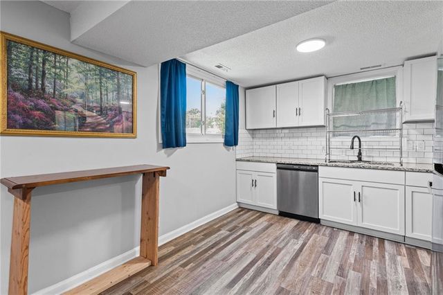 914 N Arrowhead Drive, Independence, MO 64056