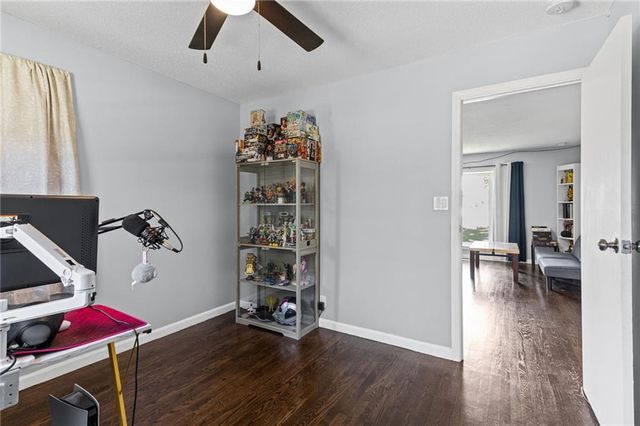 914 N Arrowhead Drive, Independence, MO 64056