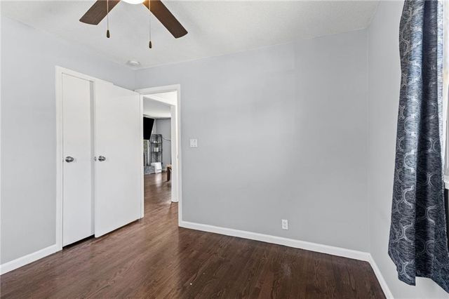 914 N Arrowhead Drive, Independence, MO 64056