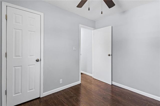 914 N Arrowhead Drive, Independence, MO 64056