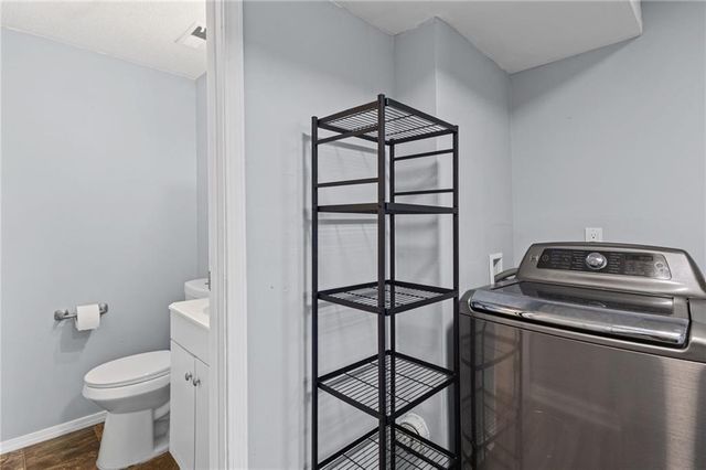 914 N Arrowhead Drive, Independence, MO 64056