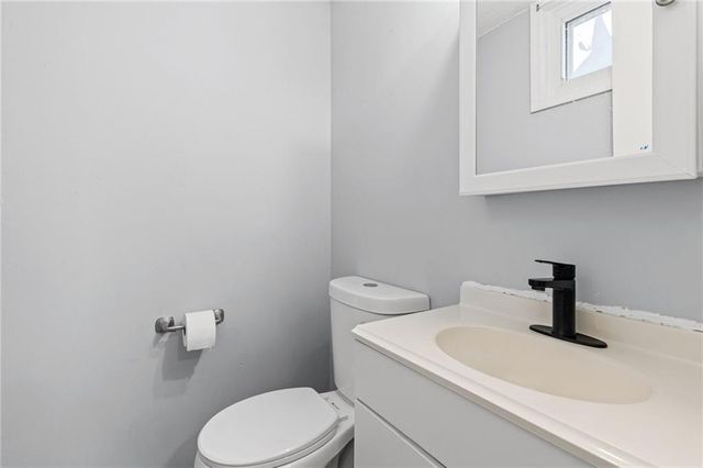 914 N Arrowhead Drive, Independence, MO 64056