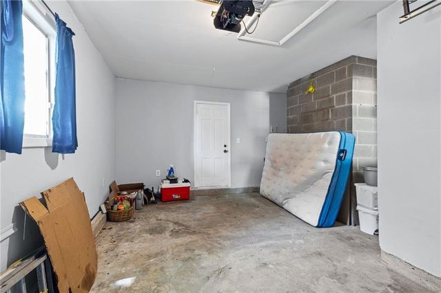 914 N Arrowhead Drive, Independence, MO 64056