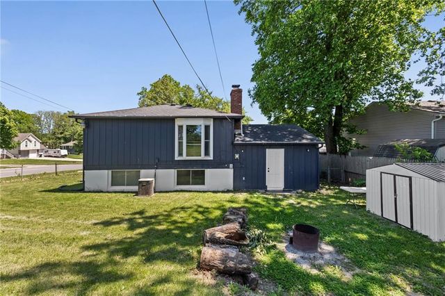 914 N Arrowhead Drive, Independence, MO 64056