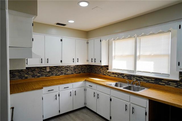 161 10th Avenue, Chickasaw, AL 36611