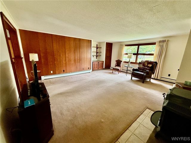 32 Gardner St, Pomfret, NY 14063