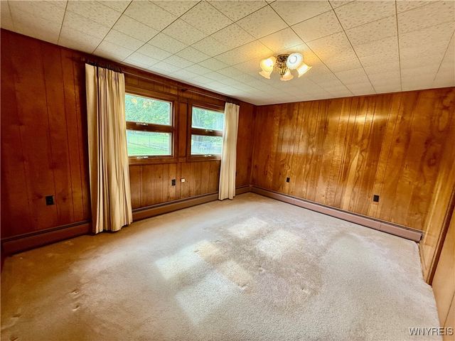 32 Gardner St, Pomfret, NY 14063