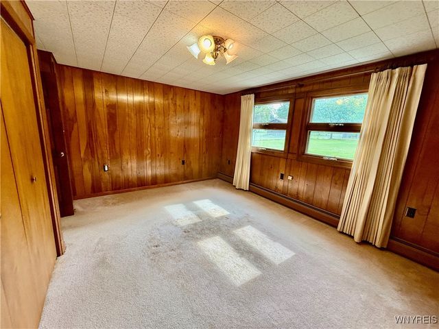 32 Gardner St, Pomfret, NY 14063