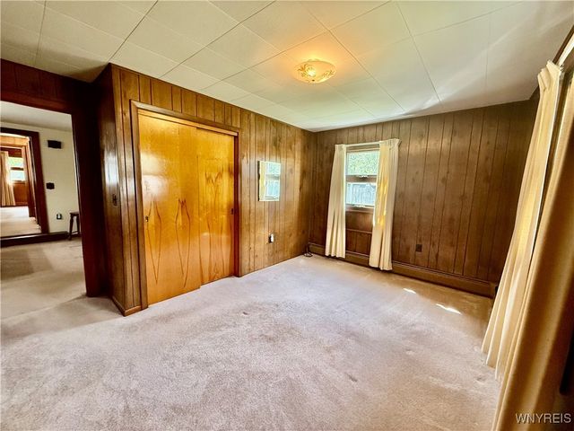 32 Gardner St, Pomfret, NY 14063