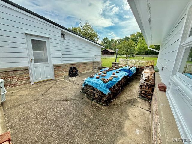 32 Gardner St, Pomfret, NY 14063