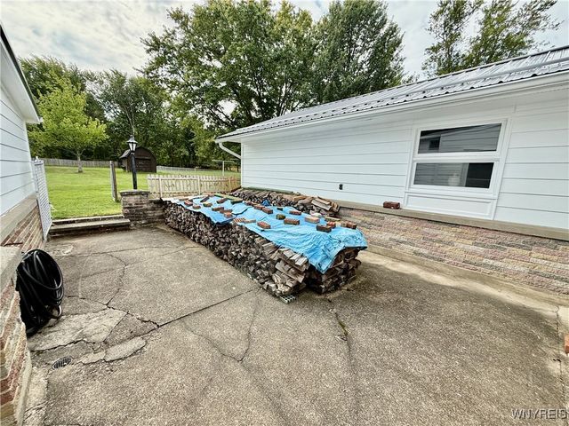 32 Gardner St, Pomfret, NY 14063