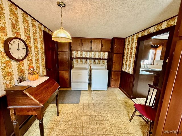 32 Gardner St, Pomfret, NY 14063