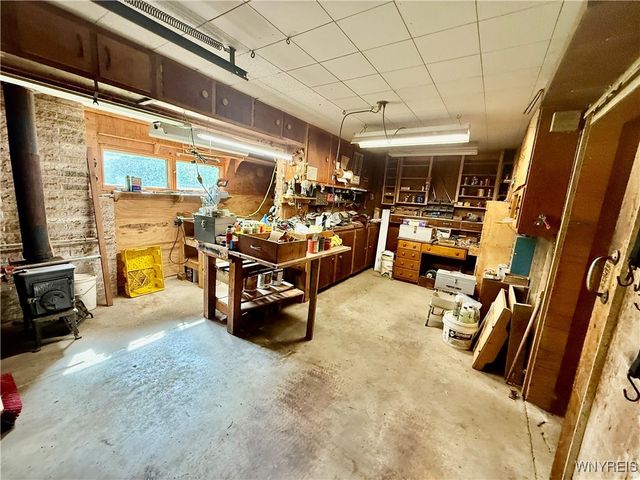 32 Gardner St, Pomfret, NY 14063