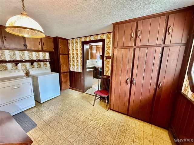 32 Gardner St, Pomfret, NY 14063