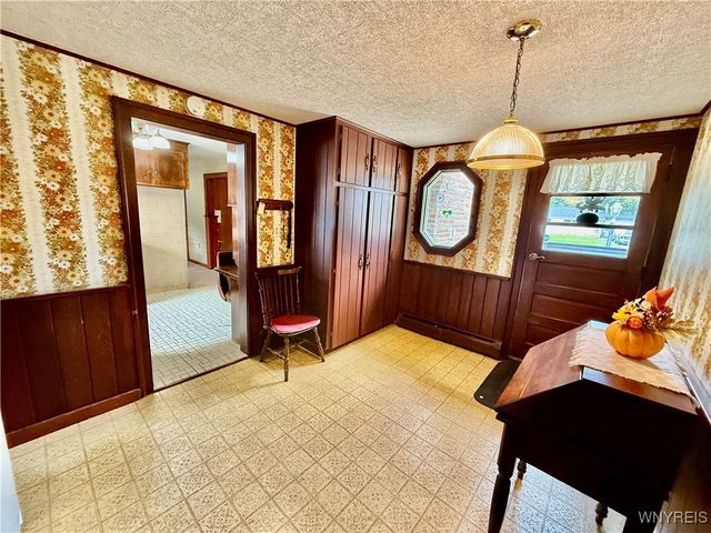 32 Gardner St, Pomfret, NY 14063