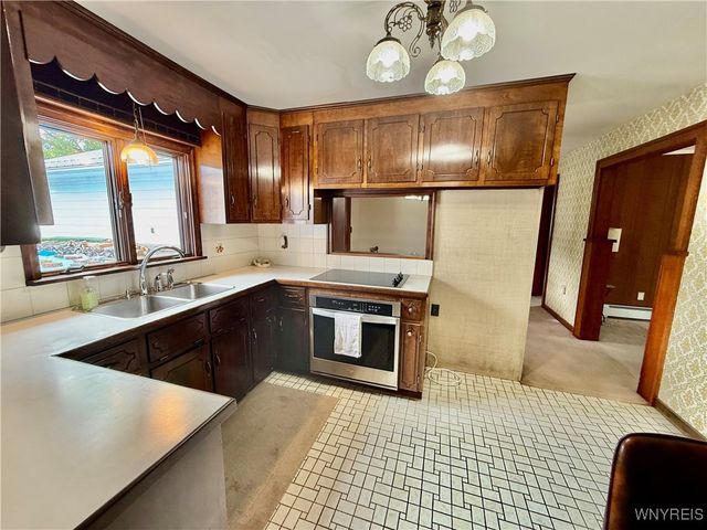 32 Gardner St, Pomfret, NY 14063