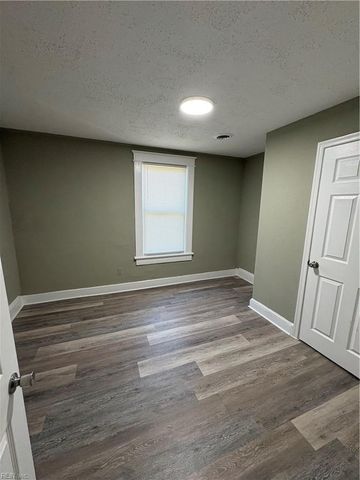 1218 27th ST, Newport News, VA 23607