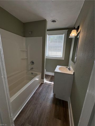 1218 27th ST, Newport News, VA 23607