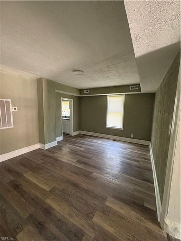 1218 27th ST, Newport News, VA 23607